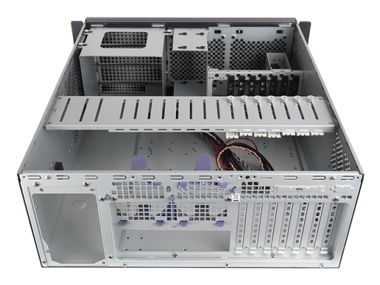 Chieftec UNC-409S-B-OP u 4U rackmount serverbehuizing, SECC staal, 482*480*177.5 mm, 10.57 kg, geschikt voor ATX/micro-ATX, 3*5.25 , 1*3.5 extern, 2*3.5 + 3*2.5 intern, 1*140 mm ventilator, zwart